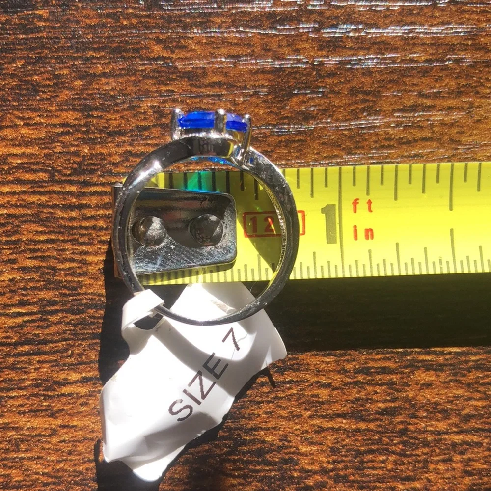 BOGO NWT Costume jewelry ring with blue rhinestone, size 7 - Picture 5 of 5